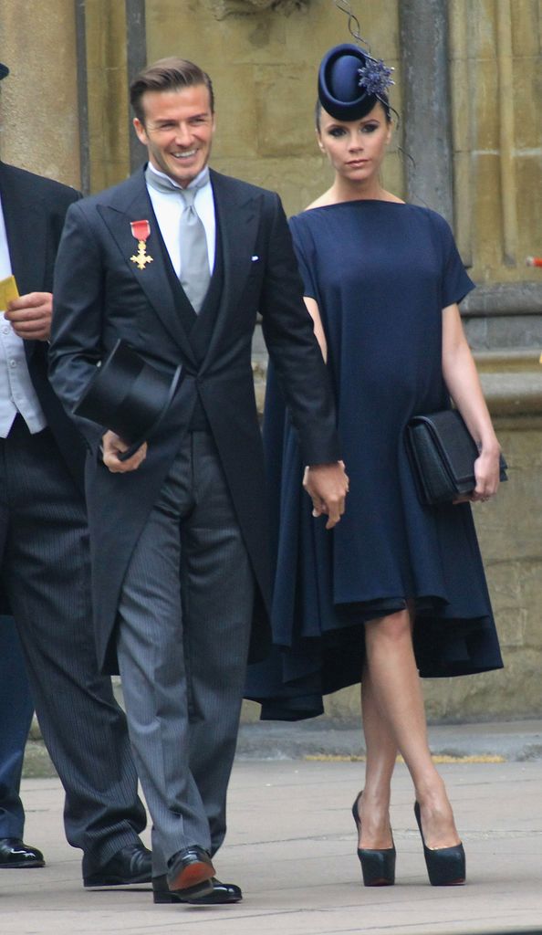Cum a purtat Victoria Beckham minimalismul la nunta regală - Beauty & Style
